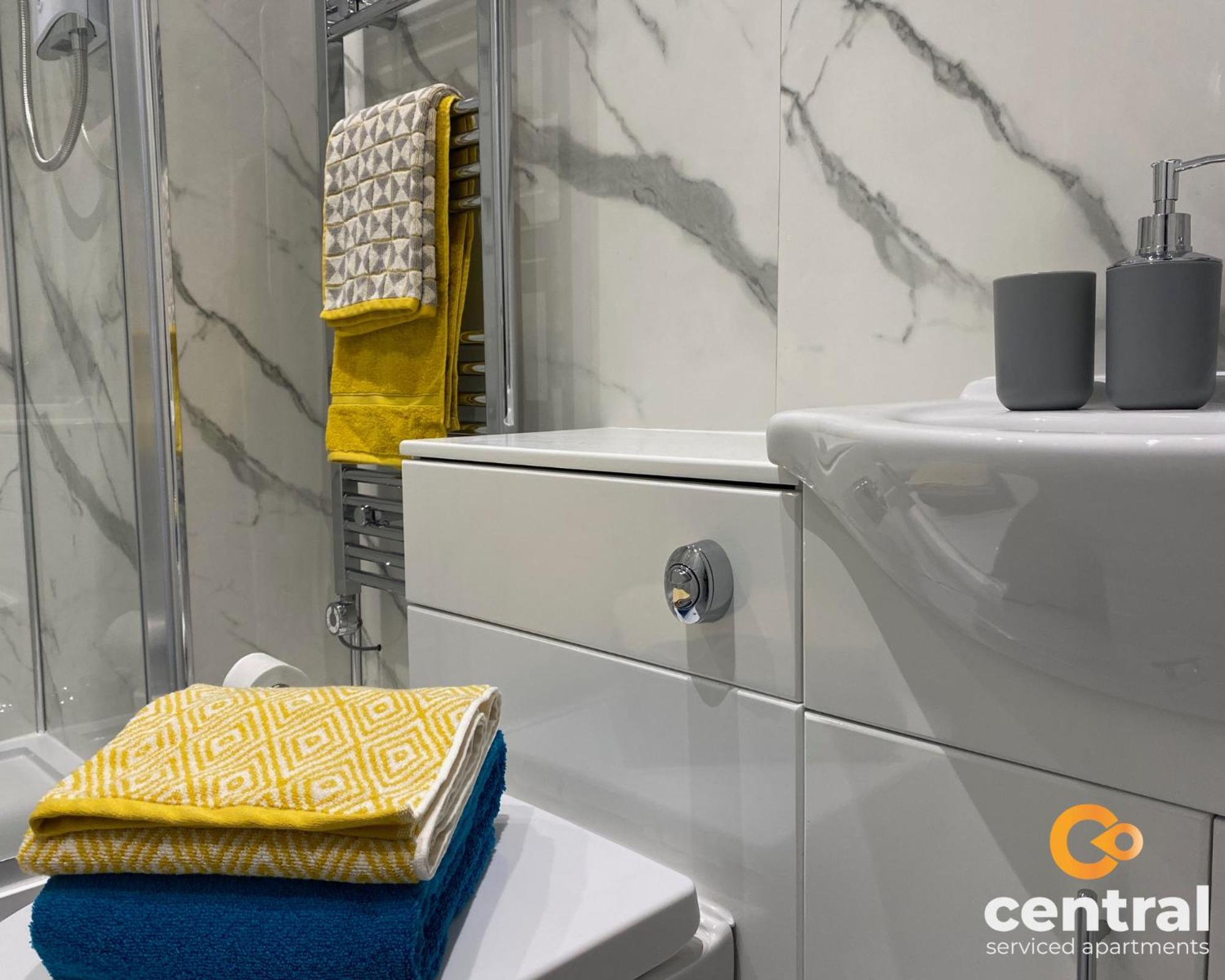 Central Serviced Apartments - Cosy 1 Bedroom - Modern - Close To Transport Links - Quiet Neighbourhood - Fast Wifi - Fully Equipped - Smart Tvs In All Rooms - Monthly Stays Welcome - Free Street Parking - Ideal Relocation To Dundee Accommodation Zewnętrze zdjęcie